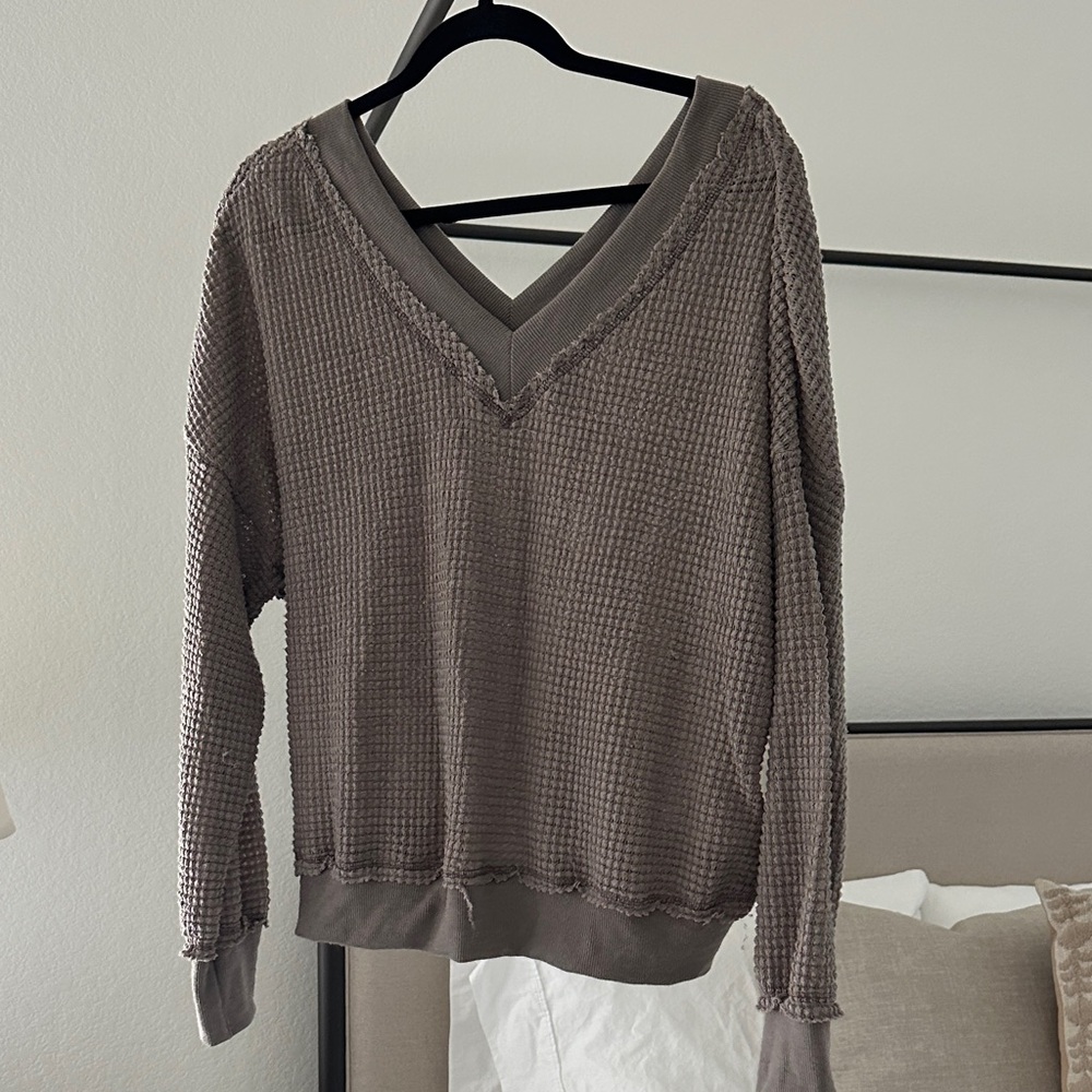 Pink lily Brown V-Neck Waffle Knit Sweater small